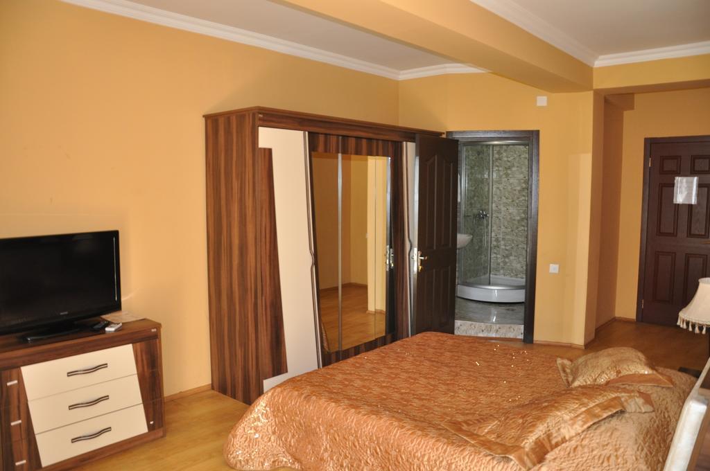 Prestige Hotel Μπατούμι Δωμάτιο φωτογραφία